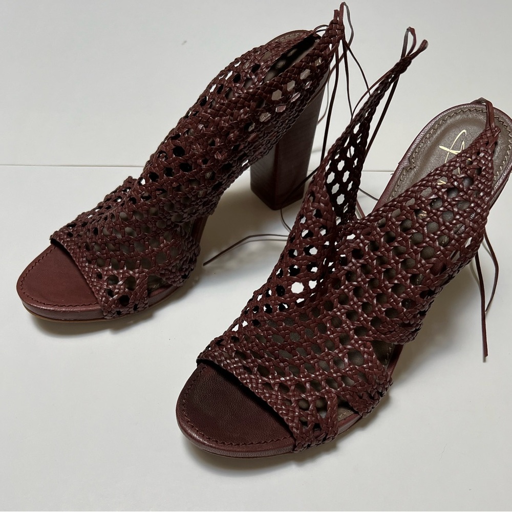 B. Makowsky leather sandals